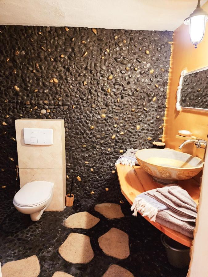 Perle Stone Studio- Bed And Breakfast Симпсън Бей Екстериор снимка