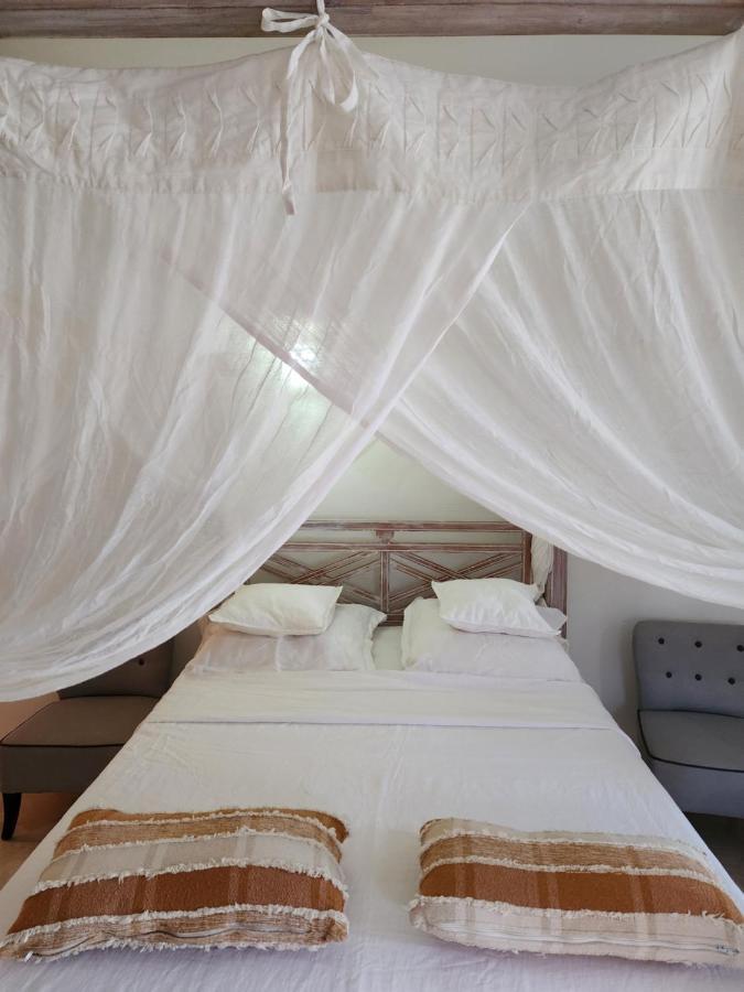Perle Stone Studio- Bed And Breakfast Симпсън Бей Екстериор снимка
